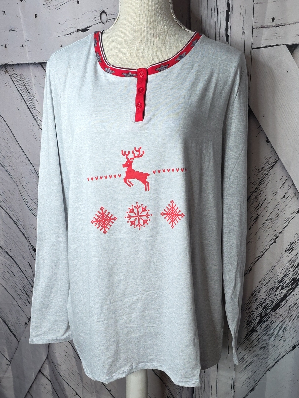 Icollection Holiday Gray & Red Long Sleeve Reindeer Top In Large